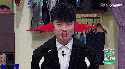 七孔流血 GIF
