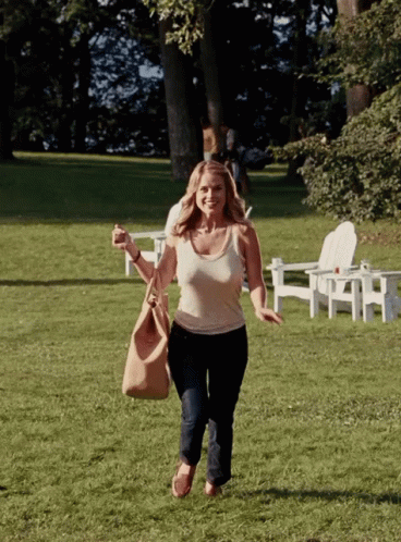 Alice Eve Sex And The City2 GIF