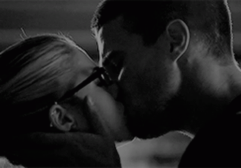 Arrow Olicity GIF