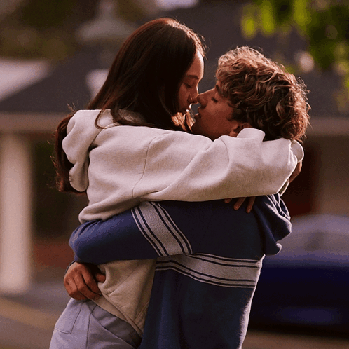 Bellyjere Kiss Xo Kiss GIF