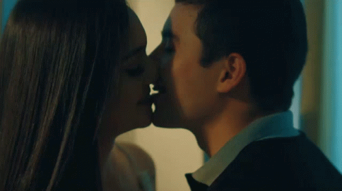 Beso Jose Manuel GIF