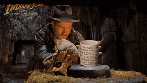 Celona Gaudi Tasse GIF