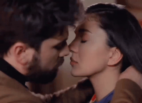 Ceren Yılmaz Alp Navruz GIF
