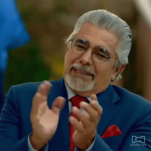 Clapping Mauricio Figueroa GIF