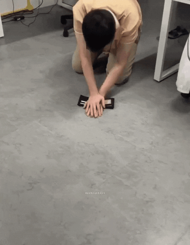 Cpr Wallet GIF