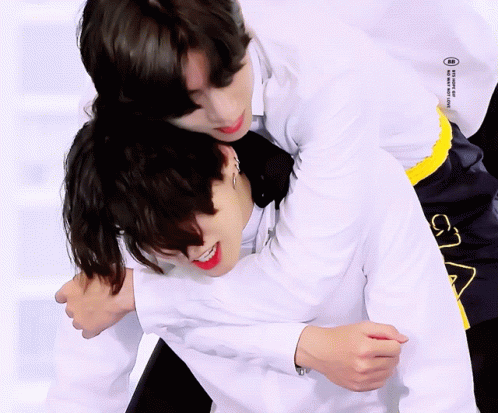 Dynataee Taekook GIF
