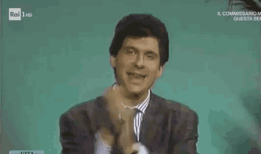Fabrizio Frizzi Bravo Bravissimo Complimenti Applauso Applaudo Batti Le Mani Battere Le Mani Evviva GIF