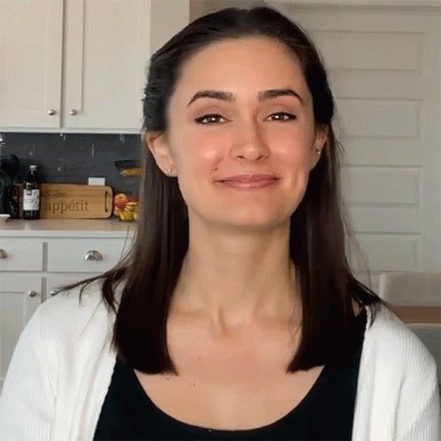 Head Shake Ashleigh GIF