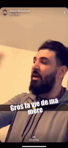 Henni Momo GIF