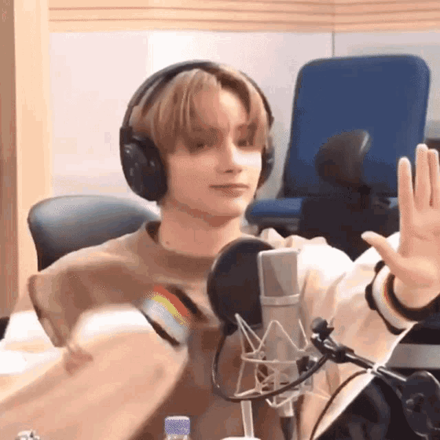 Hueningkai Hyuka GIF