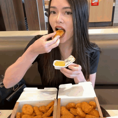 Itskatchii Nugget Queen GIF