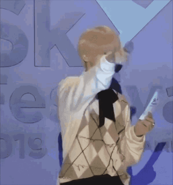 Jeongin Mic GIF