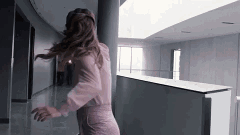 Kara Danvers Supergirl GIF