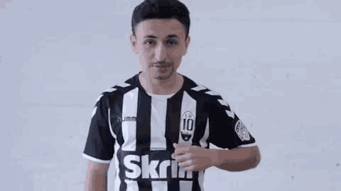 La10 La10fc GIF