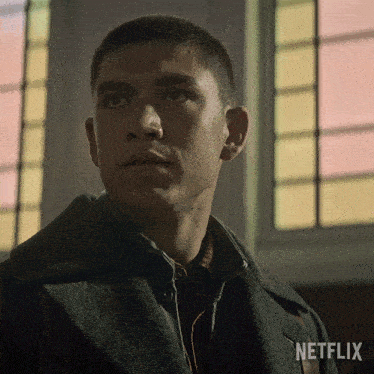 Looking Around Malyen Oretsev GIF