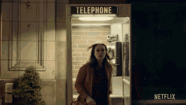 Looking Around Melody Pedras GIF