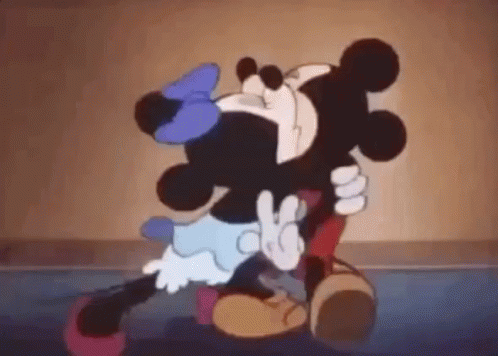 Minnie Mouse / Mickey Mouse / Beijos / Amor / Casal Apaixonado / Abraço GIF