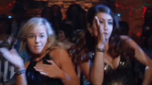 Raven Em GIF