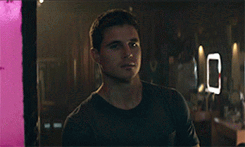 Robbie Amell Gif GIF