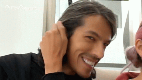 Sacar La Lengua Rafa Polinesio GIF