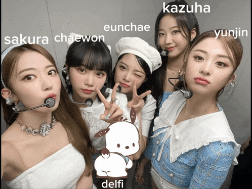 Sakura De Delfi Eunchae De Delfi GIF