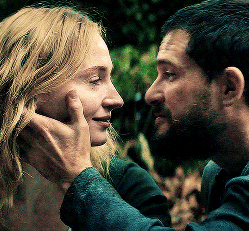 Sophie Turner Kit Harington GIF