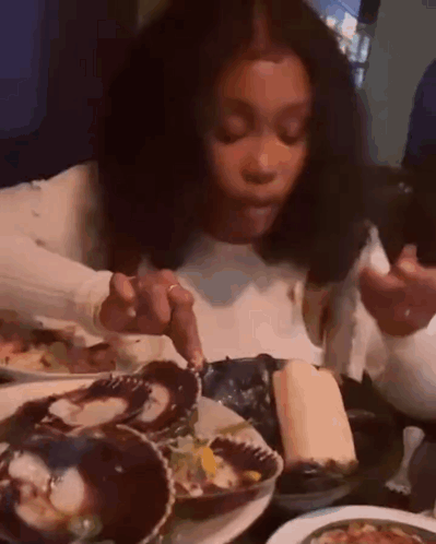 Stan Twitter Sza GIF
