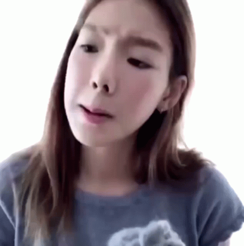 Taeyeon Confused Snsd GIF