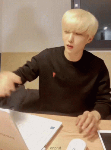 Up10tion Seon Yein GIF
