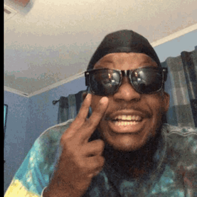 Uriah Asl GIF