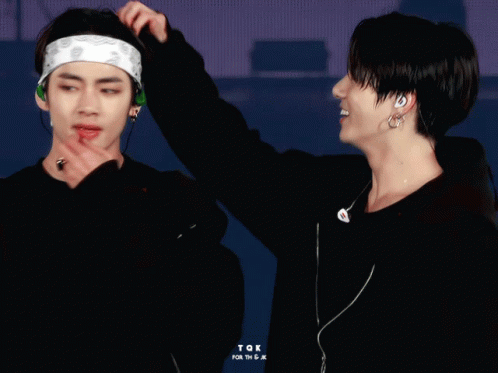 Vginkv Taekook GIF