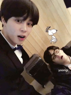 Yoonmin De Lia Jimin Lia GIF