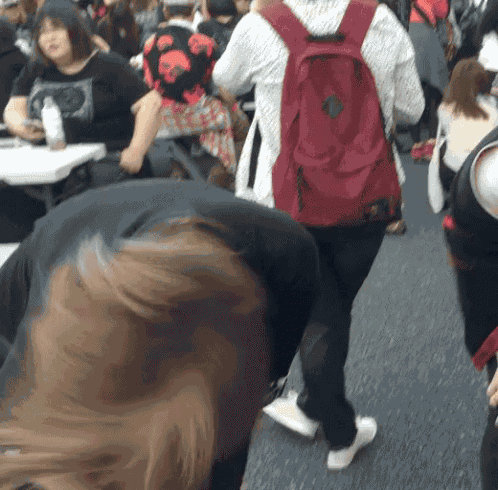 ヘッドバンキング メタル　ロック　ライブフェス GIF