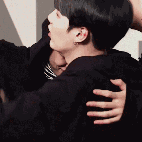 방탄소년단 윤민 슈가 민윤기 박지민 GIF