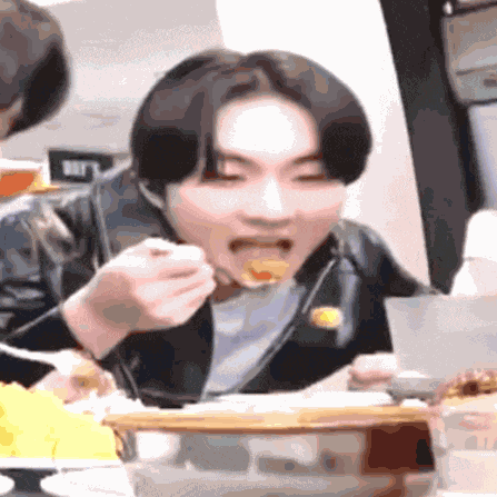 4won Jungwon GIF