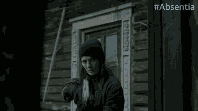 Alert Stana Katic GIF