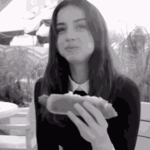 Ana De Anadearmas GIF