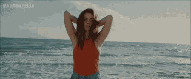 Annalisa Tsunami GIF