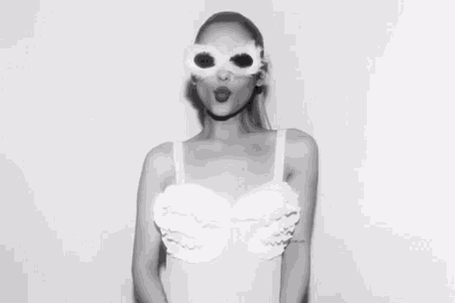 Ariana Grande GIF