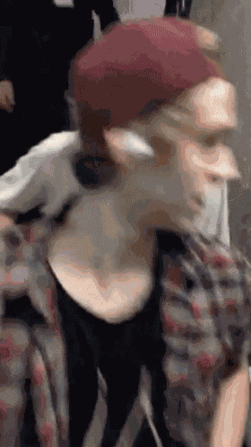 Ashtonirwin 5sos GIF