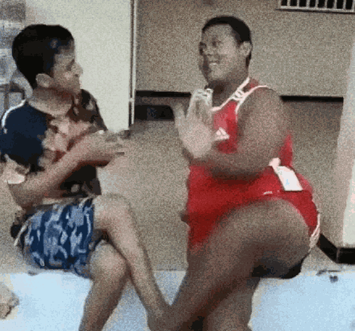 Caras E Bocas Laughing And Talking GIF