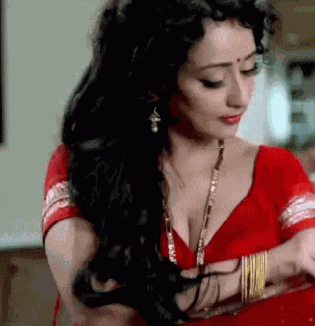 Cleavage Saree Drop GIF
