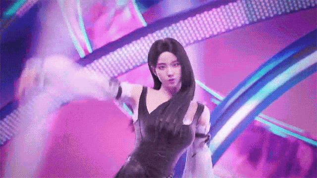 Dancing Jisoo GIF