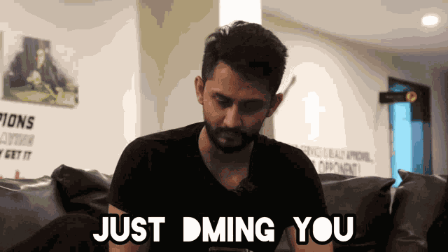 Digital Pratik Texting GIF