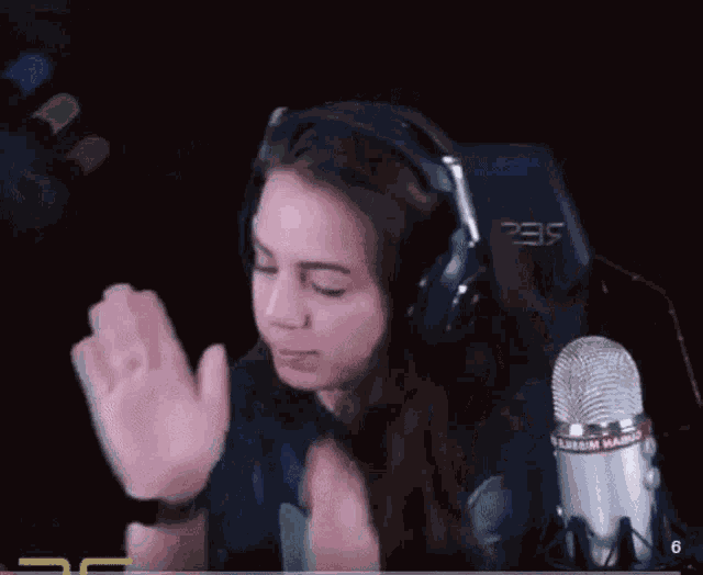 Dizzillee Frustrated GIF