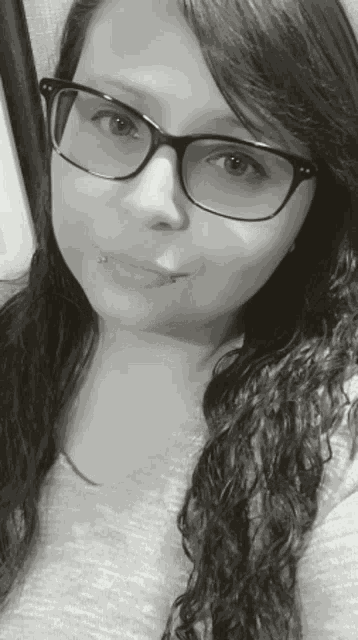 Elsabear Winking GIF