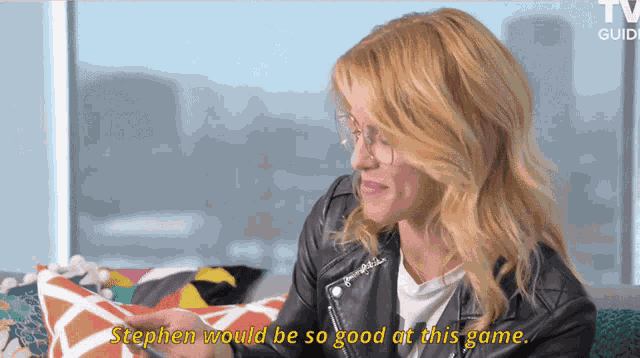 Emily Bett Rickards Stephen Amell GIF