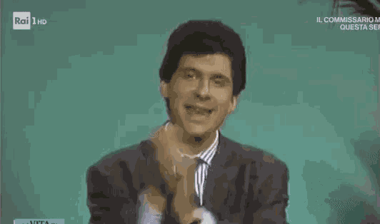 Fabrizio Frizzi Bravo Bravissimo Complimenti Applauso Applaudo Batti Le Mani Battere Le Mani Evviva GIF