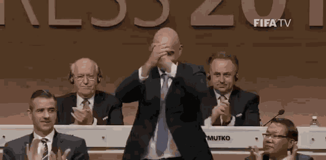 Giovanni Infantino Gianni Infantino Grazie Ho Vinto Applausi Battere Le Mani Bravo Bravissimo GIF