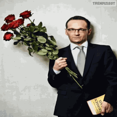 Heiko Maas Roses GIF